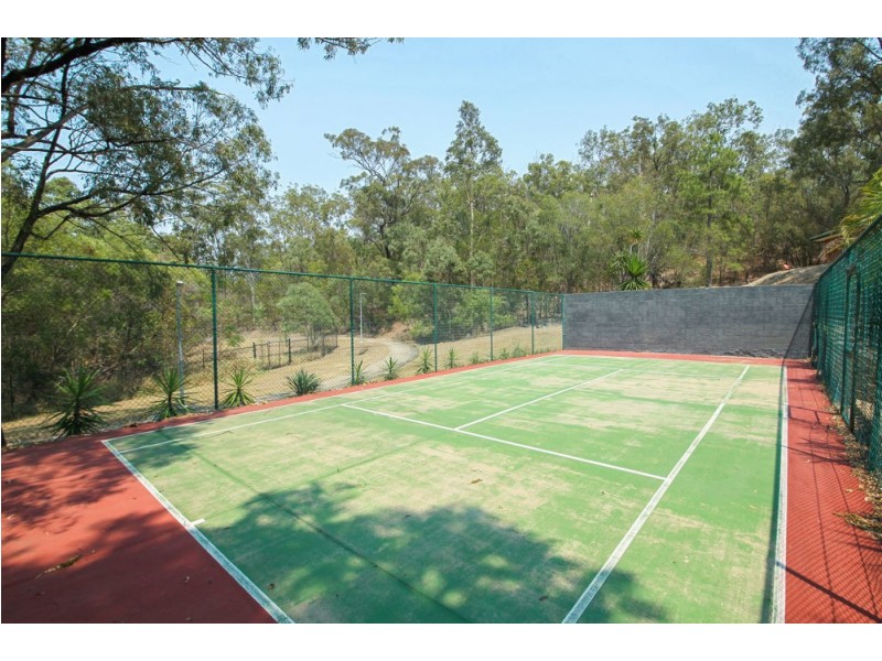 4 Highvale Drive, Helensvale QLD 4212
