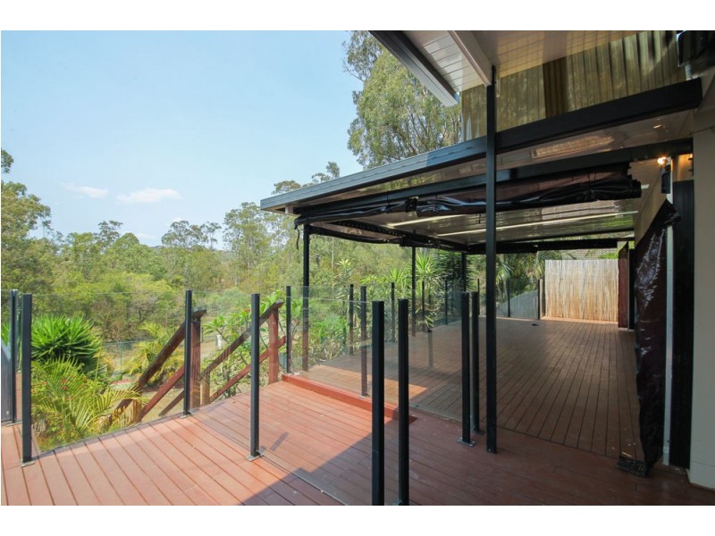 4 Highvale Drive, Helensvale QLD 4212