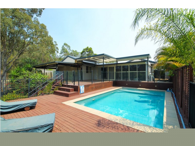 4 Highvale Drive, Helensvale QLD 4212