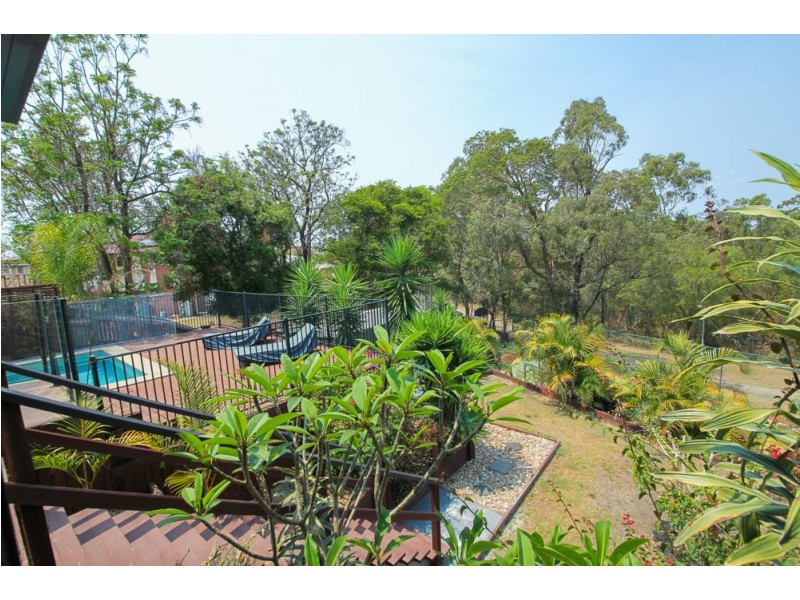 4 Highvale Drive, Helensvale QLD 4212