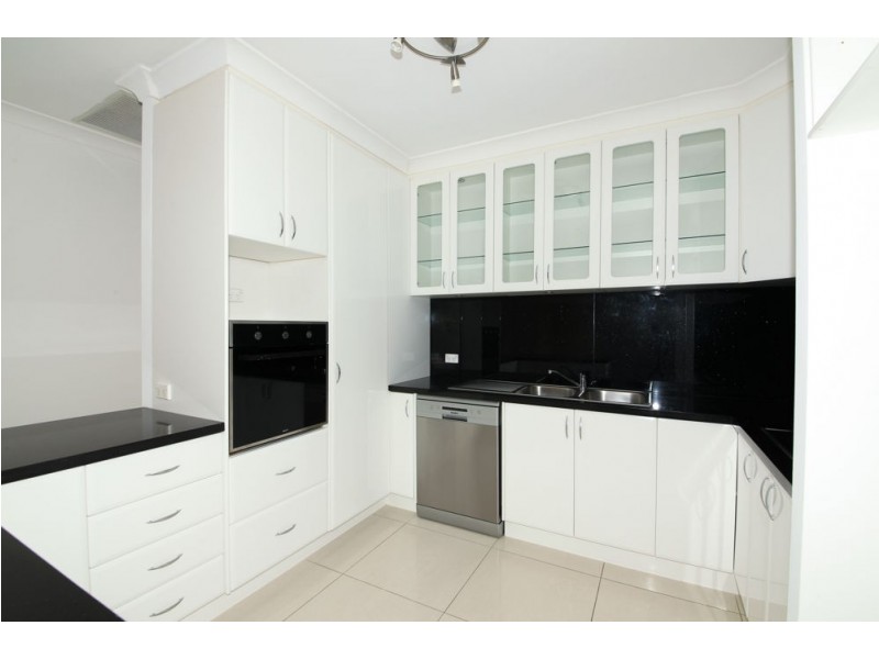 4 Highvale Drive, Helensvale QLD 4212