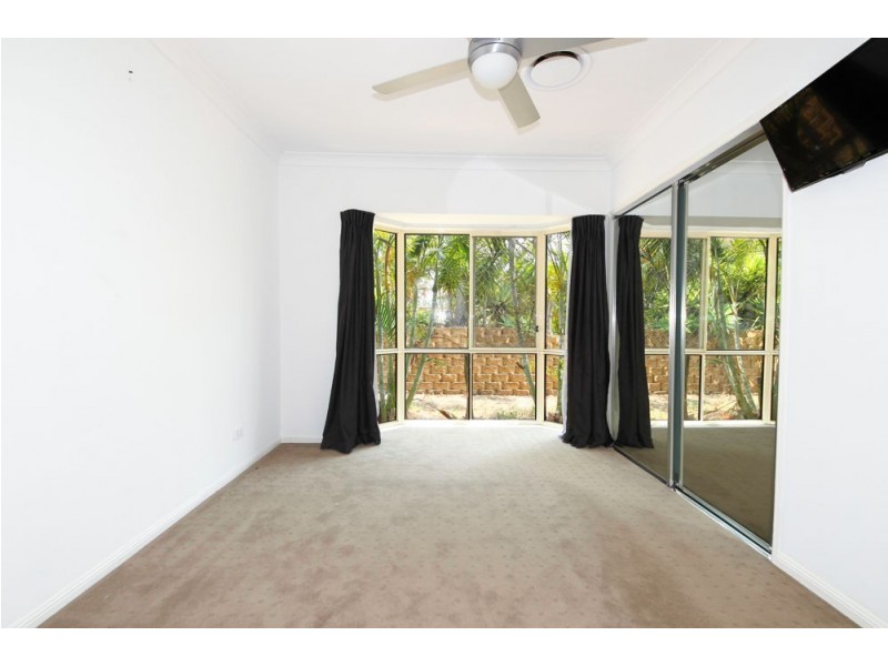 4 Highvale Drive, Helensvale QLD 4212