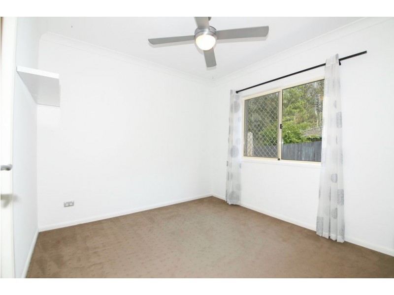 4 Highvale Drive, Helensvale QLD 4212