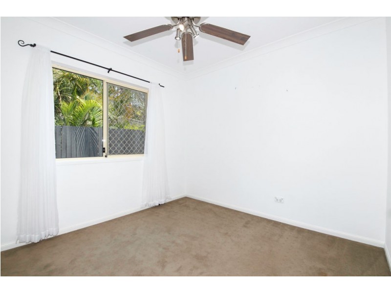 4 Highvale Drive, Helensvale QLD 4212