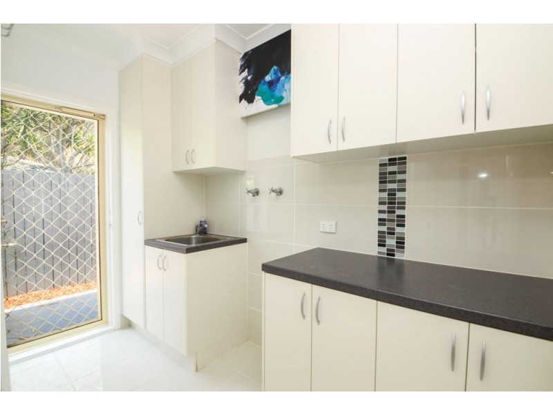 4 Highvale Drive, Helensvale QLD 4212