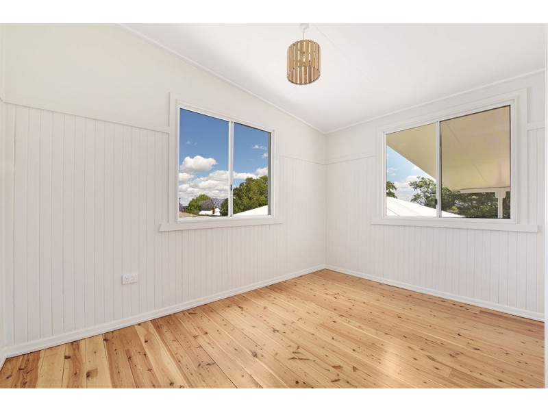 5a Llewellyn Street, Centenary Heights QLD 4350