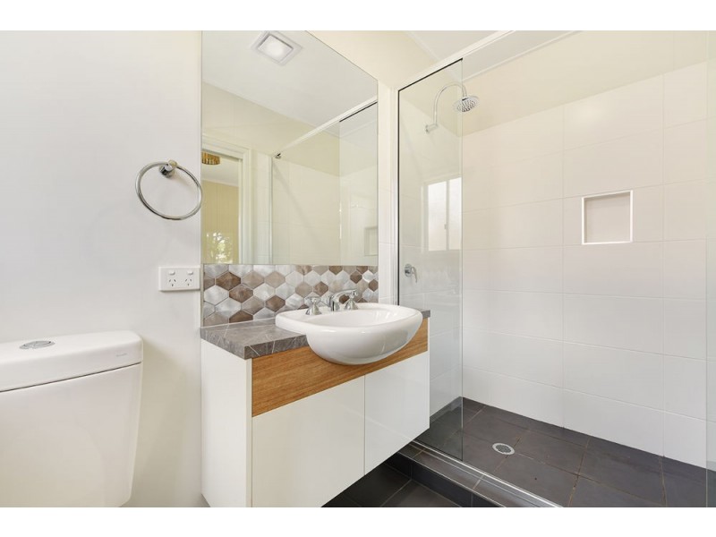 5a Llewellyn Street, Centenary Heights QLD 4350