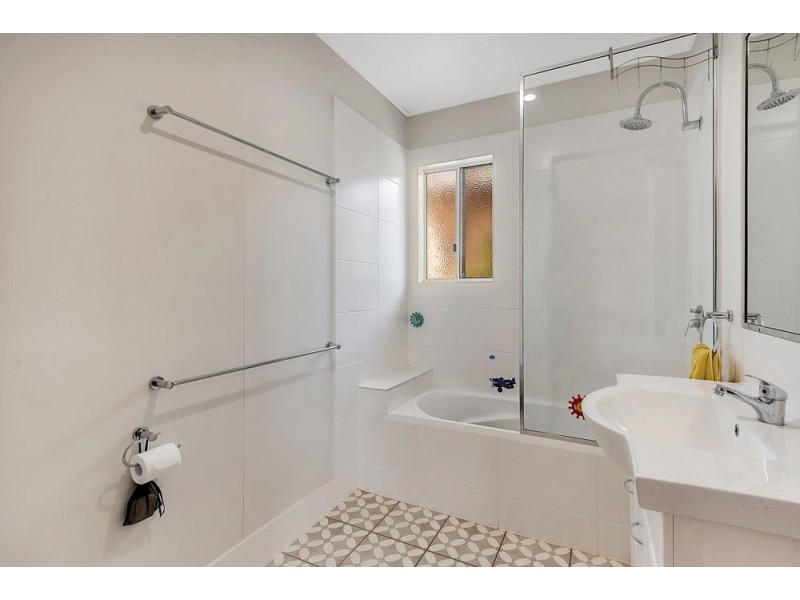 5a Llewellyn Street, Centenary Heights QLD 4350