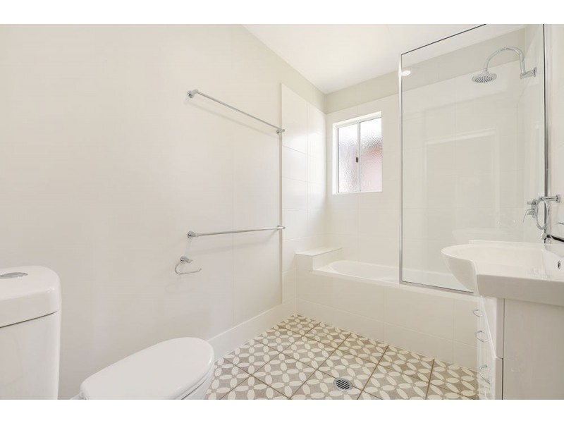 5a Llewellyn Street, Centenary Heights QLD 4350