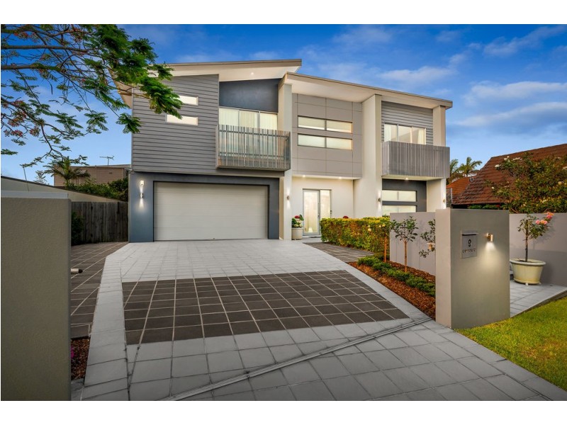 9 Cawmore Road, Hawthorne QLD 4171