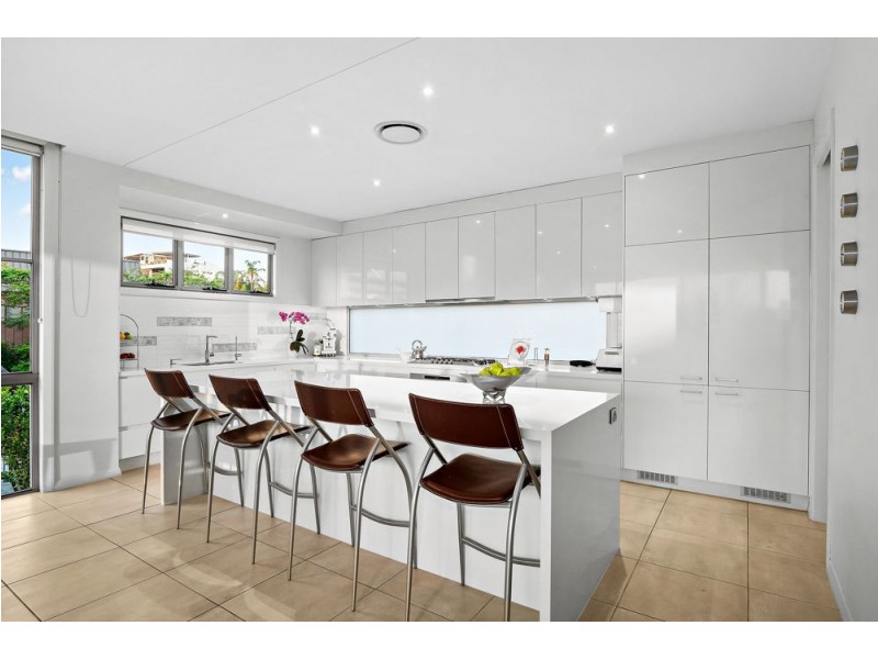 9 Cawmore Road, Hawthorne QLD 4171