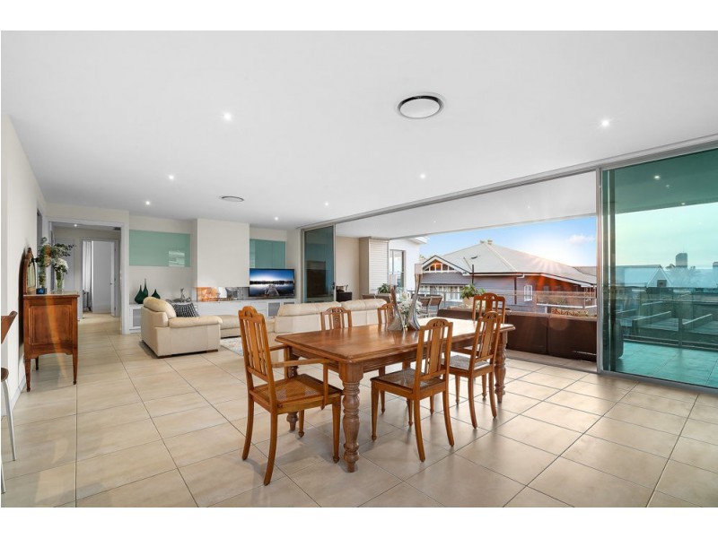 9 Cawmore Road, Hawthorne QLD 4171