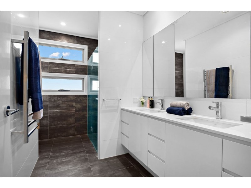 9 Cawmore Road, Hawthorne QLD 4171