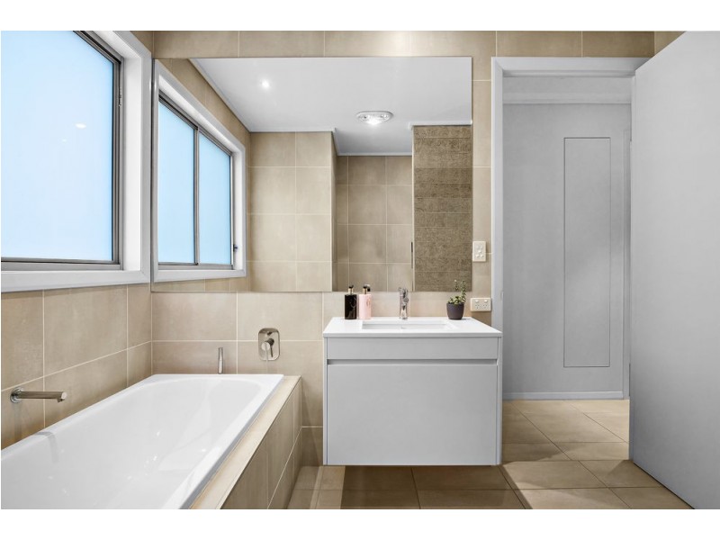 9 Cawmore Road, Hawthorne QLD 4171