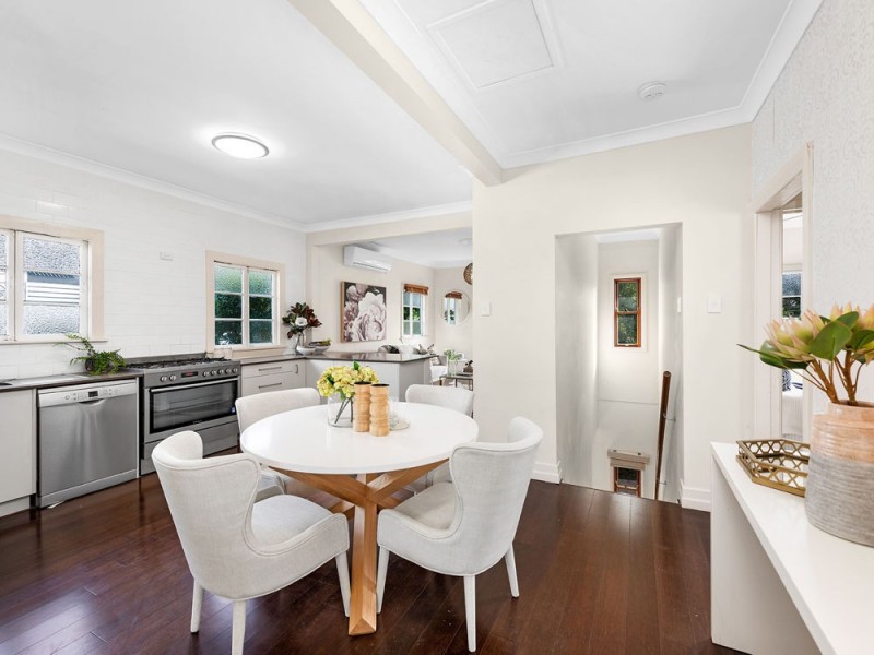 18 Ingleston Street, Wynnum West QLD 4178