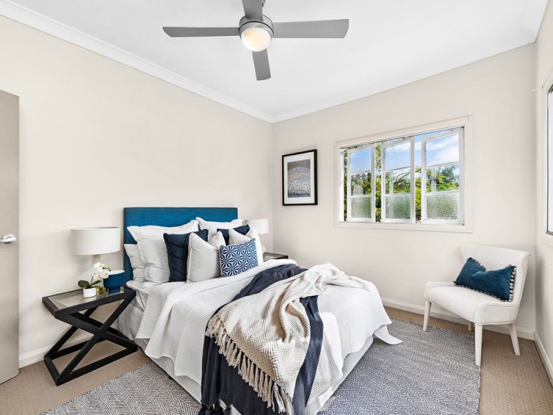 18 Ingleston Street, Wynnum West QLD 4178