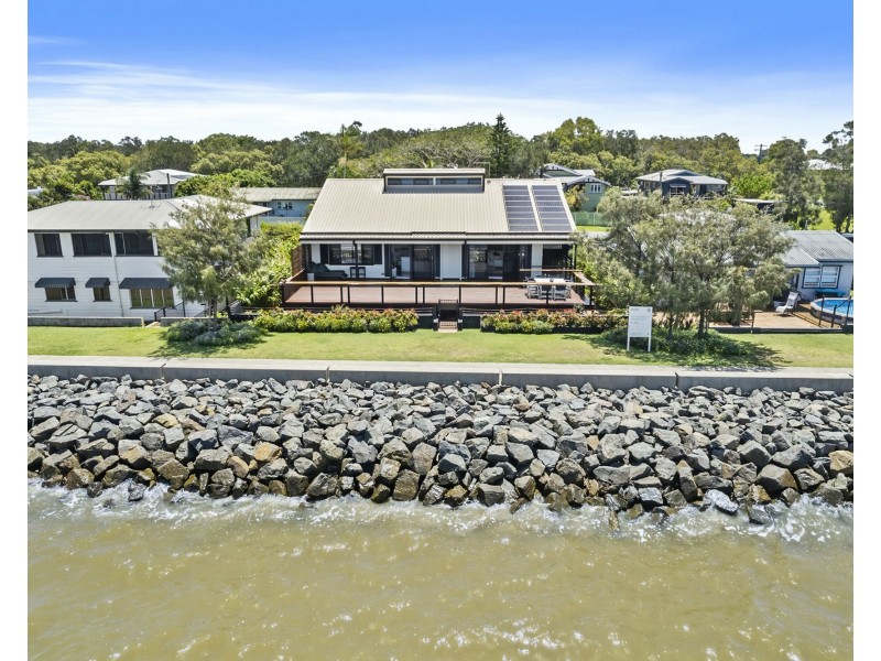 115 Biggs Avenue, Beachmere QLD 4510