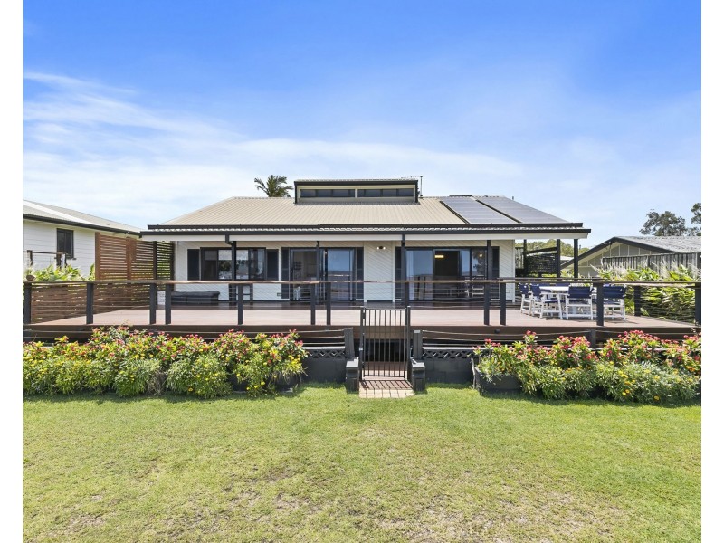 115 Biggs Avenue, Beachmere QLD 4510