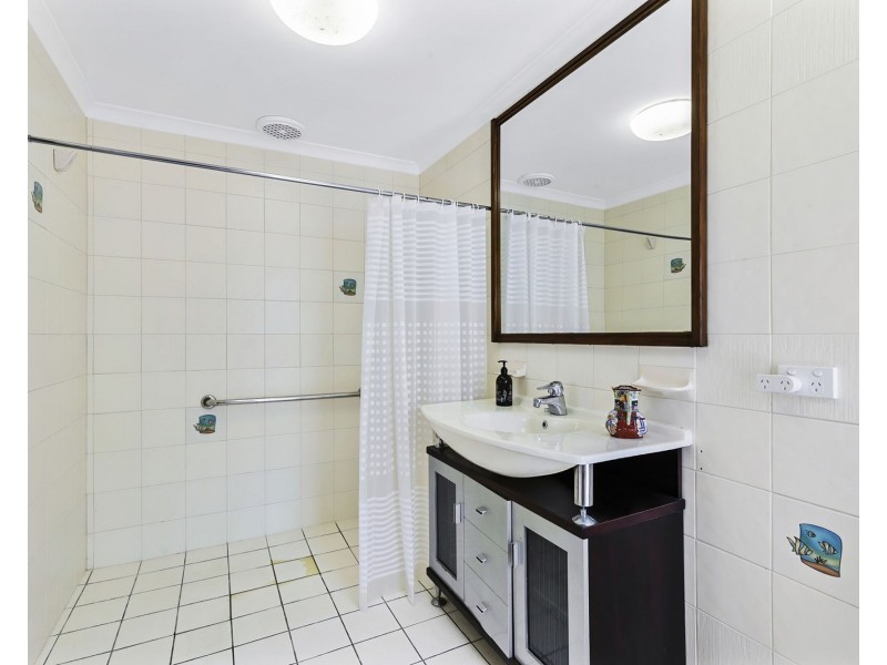 115 Biggs Avenue, Beachmere QLD 4510