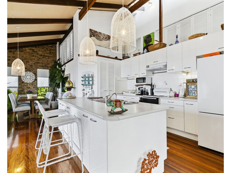 115 Biggs Avenue, Beachmere QLD 4510