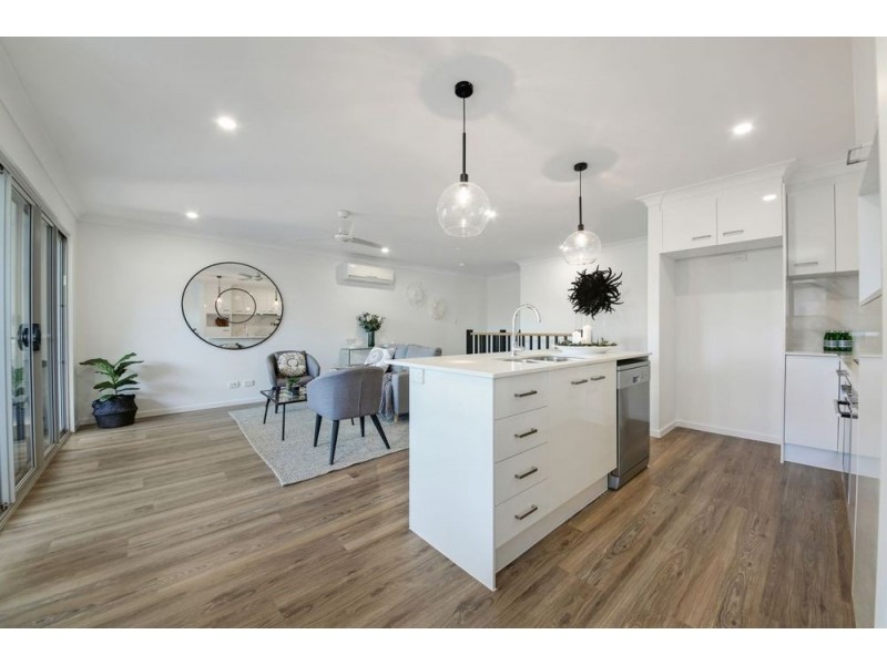2/116 Eugaree Street, Southport QLD 4215