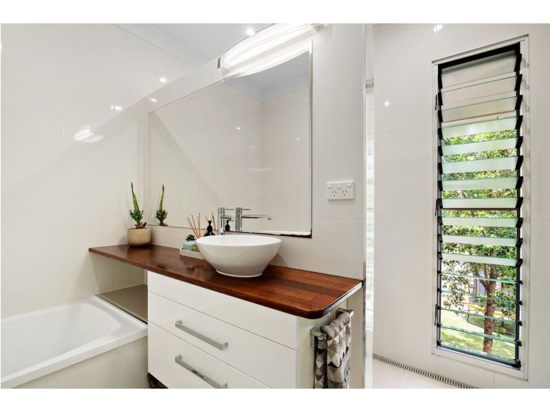 15 Ansford Street, Stafford Heights QLD 4053