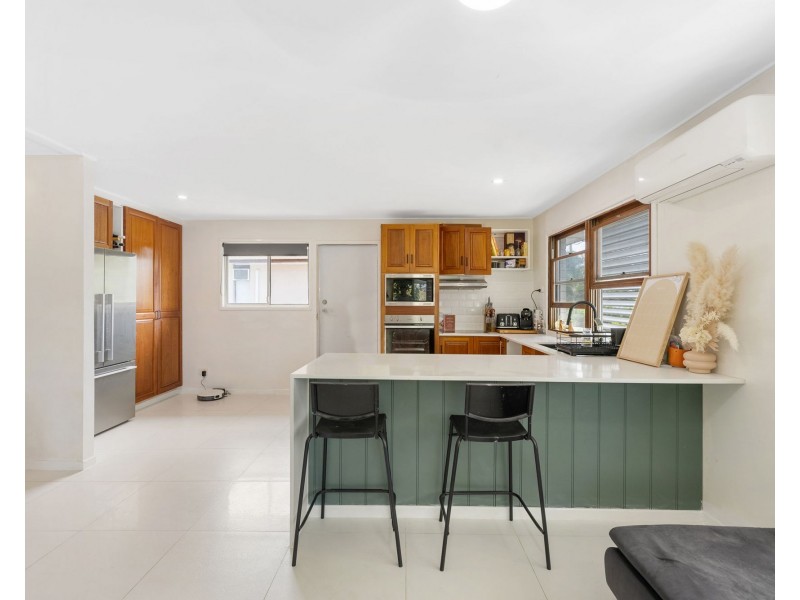 24 Folkstone Avenue, Albany Creek QLD 4035