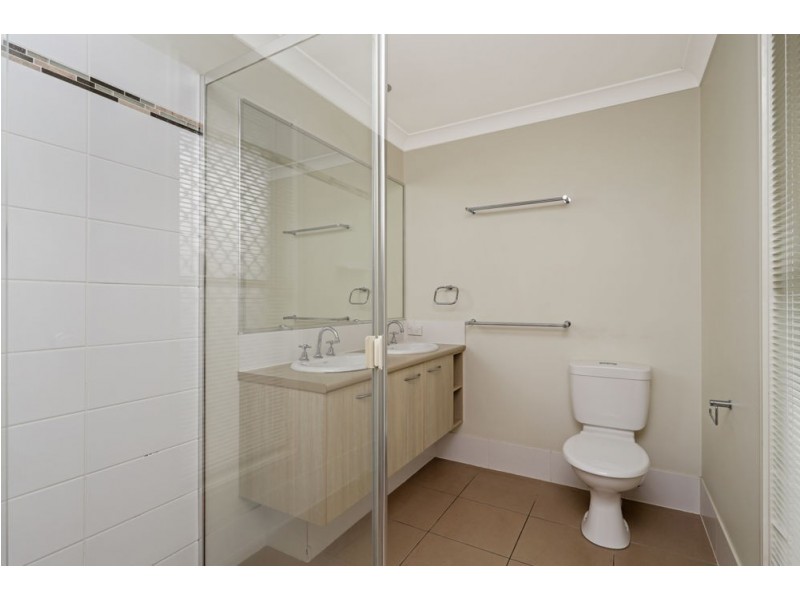 18 Bailey Street, Wakerley QLD 4154