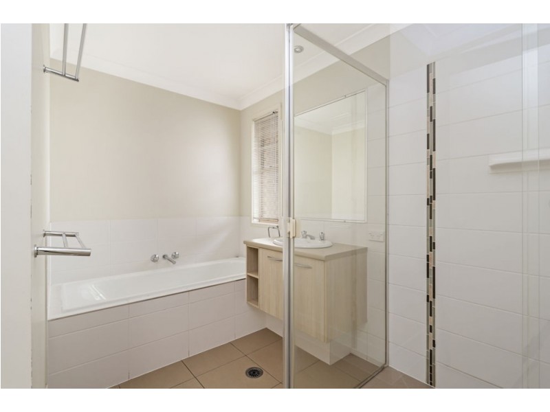 18 Bailey Street, Wakerley QLD 4154