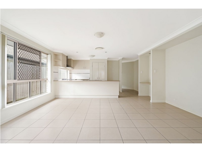 18 Bailey Street, Wakerley QLD 4154