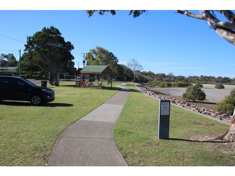 20 Gympie Road, Tin Can Bay QLD 4580