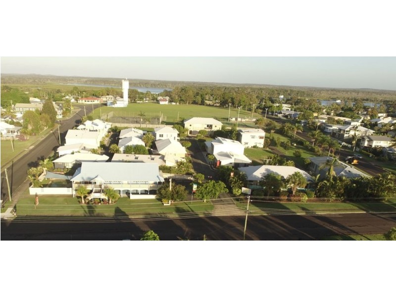 20 Gympie Road, Tin Can Bay QLD 4580