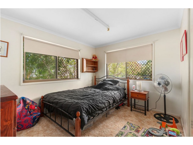 13 Luckona Court, Southside QLD 4570