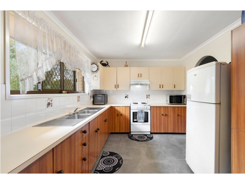 13 Luckona Court, Southside QLD 4570