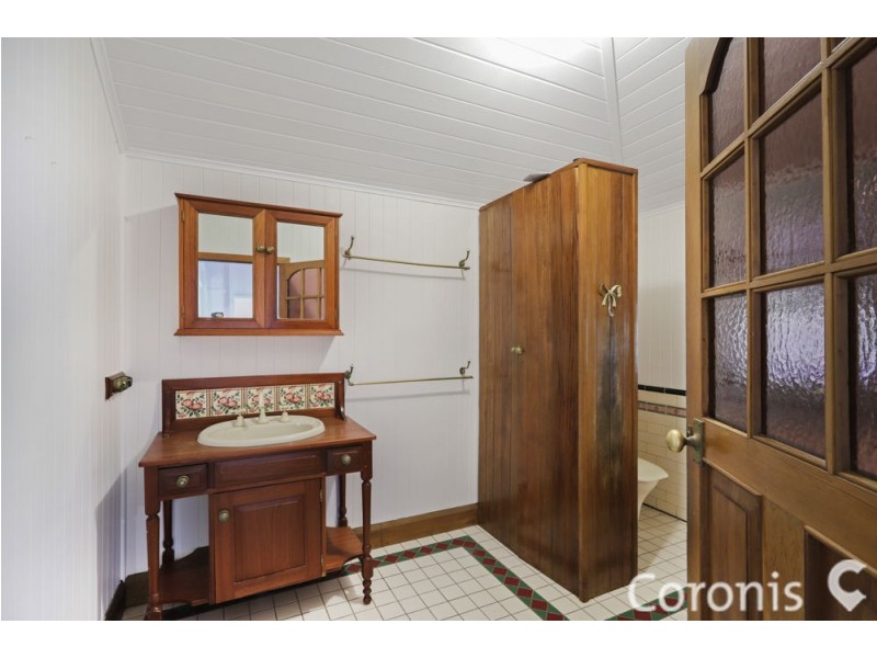 24 The Drive, Bardon QLD 4065