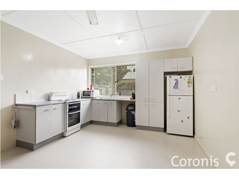 1 Winstanley Street, Carina Heights QLD 4152