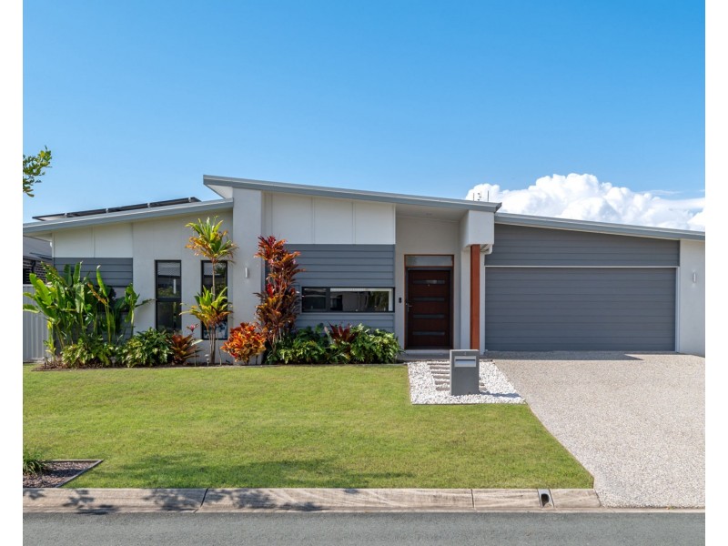 4 Greenshank Street, Pelican Waters QLD 4551