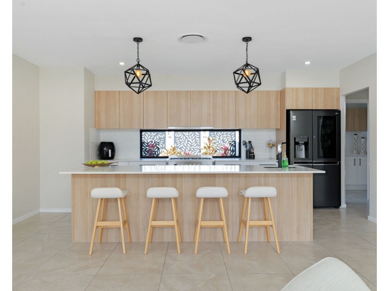 4 Greenshank Street, Pelican Waters QLD 4551