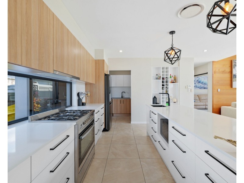 4 Greenshank Street, Pelican Waters QLD 4551