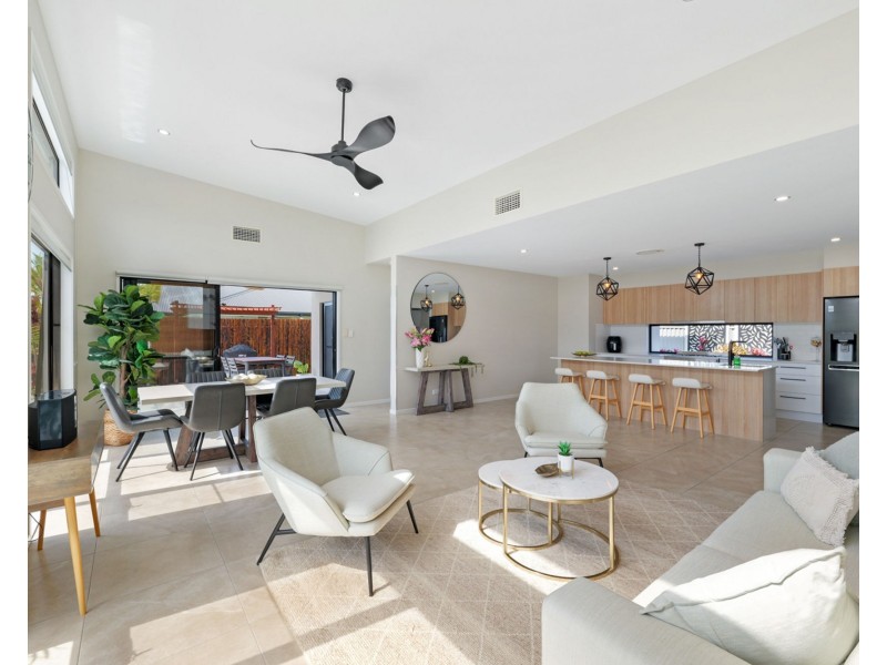 4 Greenshank Street, Pelican Waters QLD 4551