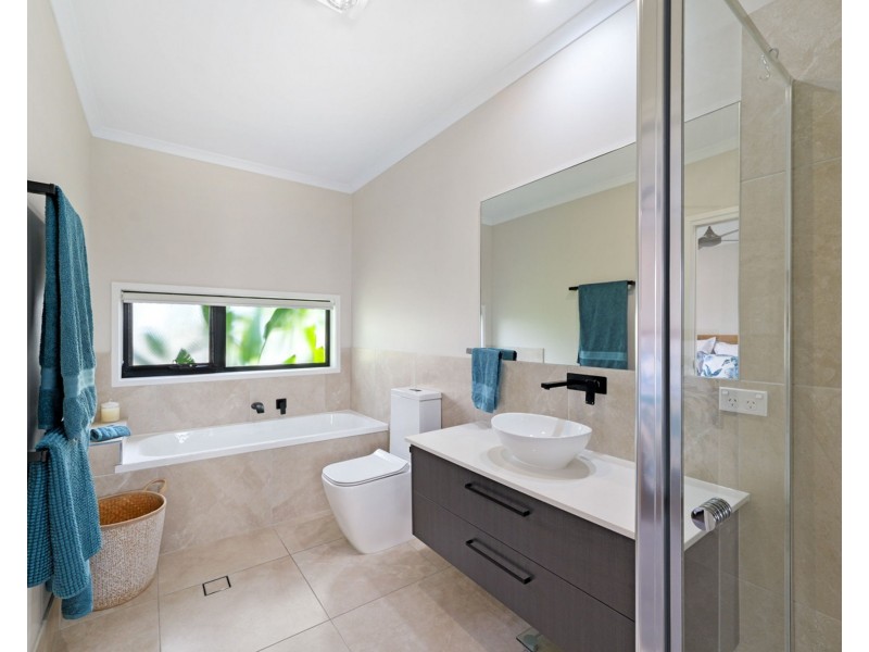 4 Greenshank Street, Pelican Waters QLD 4551