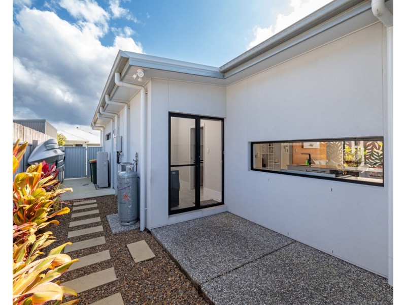 4 Greenshank Street, Pelican Waters QLD 4551