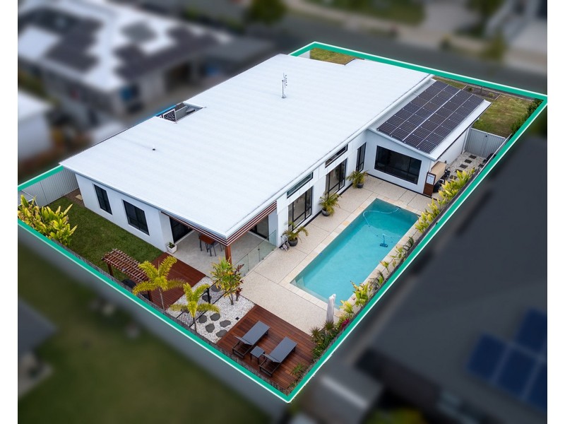 4 Greenshank Street, Pelican Waters QLD 4551