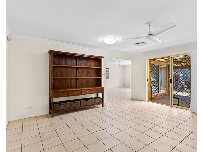 7 Kensington Place, Bridgeman Downs QLD 4035