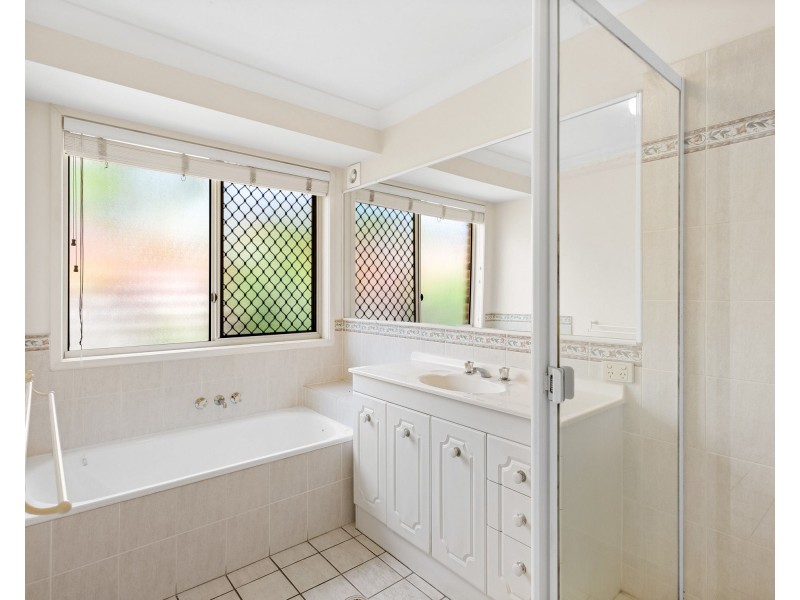 7 Kensington Place, Bridgeman Downs QLD 4035