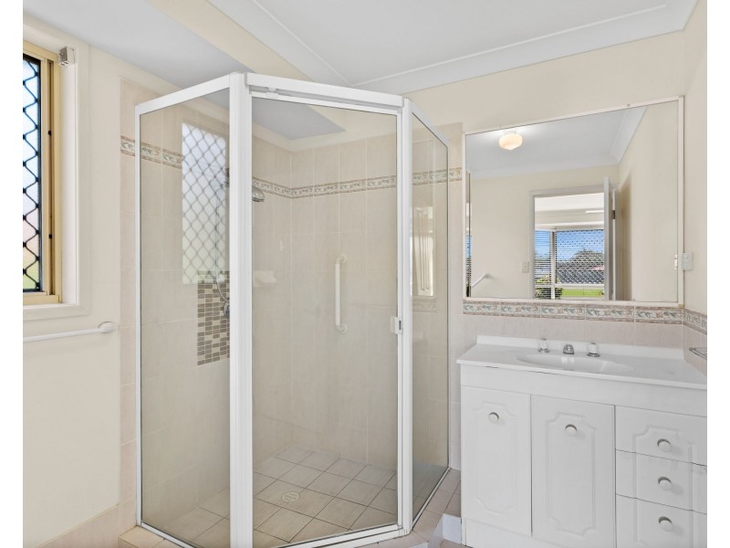 7 Kensington Place, Bridgeman Downs QLD 4035