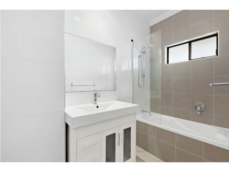 79 Strong Avenue, Graceville QLD 4075