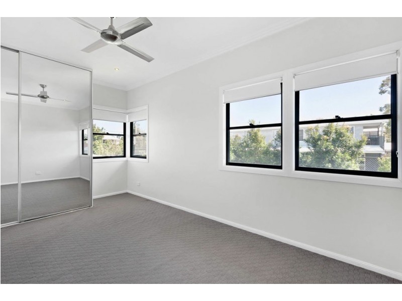 79 Strong Avenue, Graceville QLD 4075