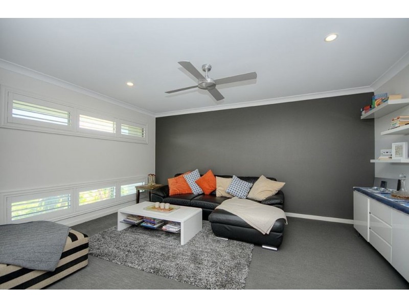 50 Azure Way, Hope Island QLD 4212