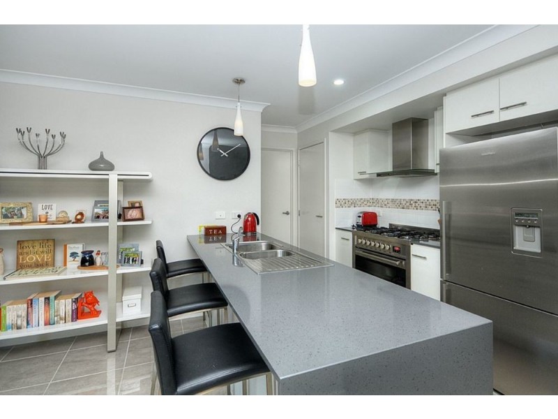 50 Azure Way, Hope Island QLD 4212